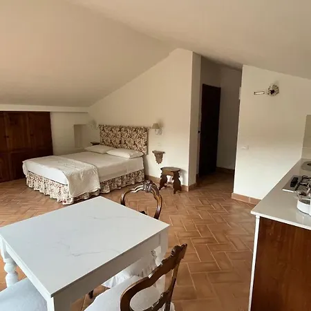 مزرعة للإقامة Il Borgo Di San Michele